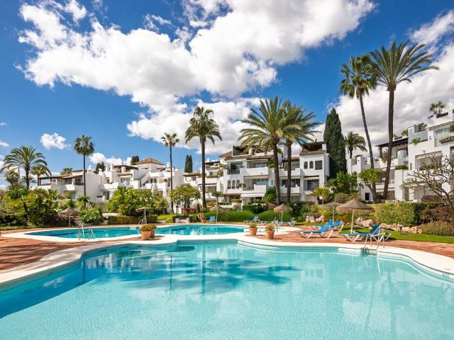 Piso en venta en Barriada Islas Canarias, Costa del Sol Occidental
