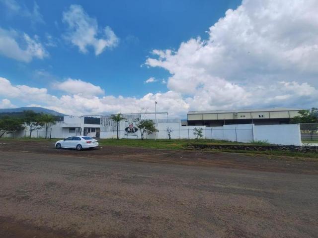 Nave Industrial en venta en Ziracuaretiro, Michoacán
