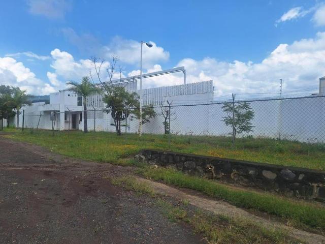 Nave Industrial en venta en Ziracuaretiro, Michoacán