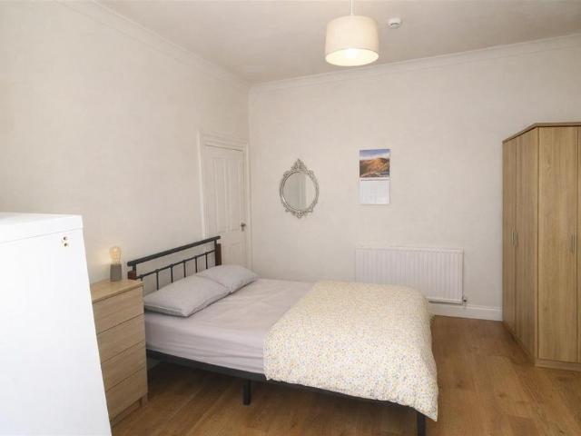 House for rent in Plasnewydd, Falcon Lodge