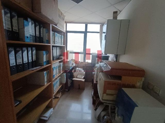 Bureau location à Anfa, Gharb-Chrarda-Beni Hssen