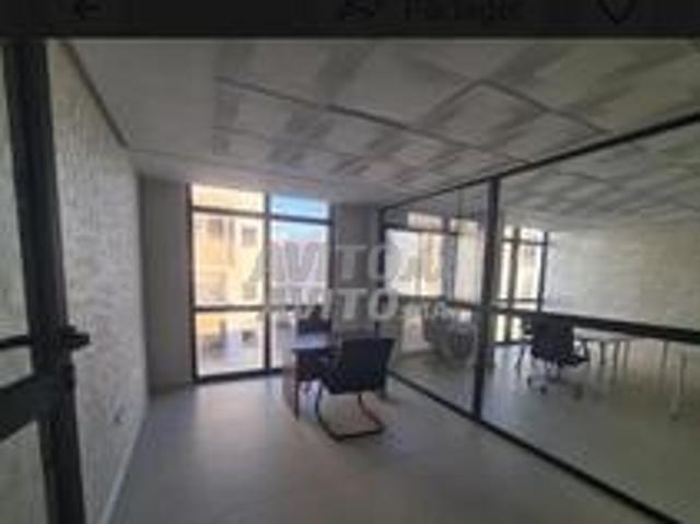 Bureau location à Bouskoura, Gharb-Chrarda-Beni Hssen
