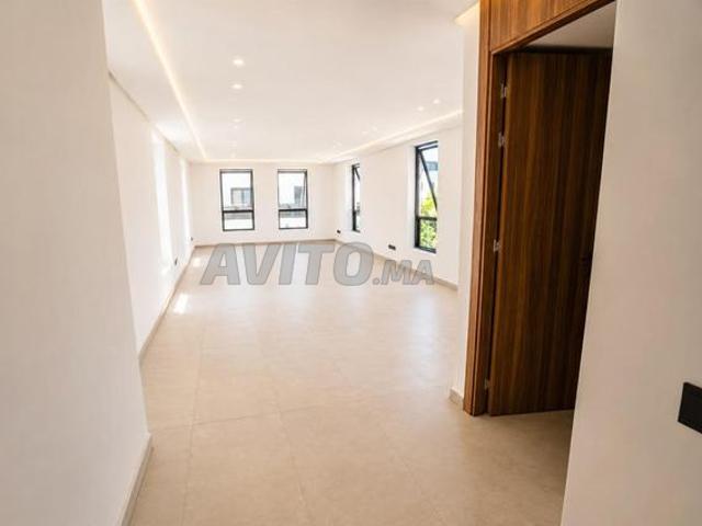 Bureau location à Port de Casablanca ميناء الدار البيضاء, Casablanca ⵜⴰⴷⴷⴰⵔⵜ ⵜⵓⵎⵍⵉⵍⵜ الدار البيضاء