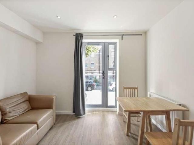Apartment for rent in Stepney, Greater London
