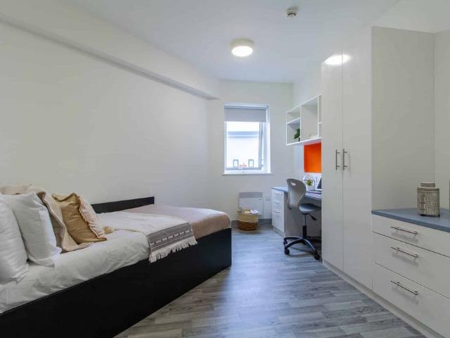 Room for rent in Hythe, Fordham Heath