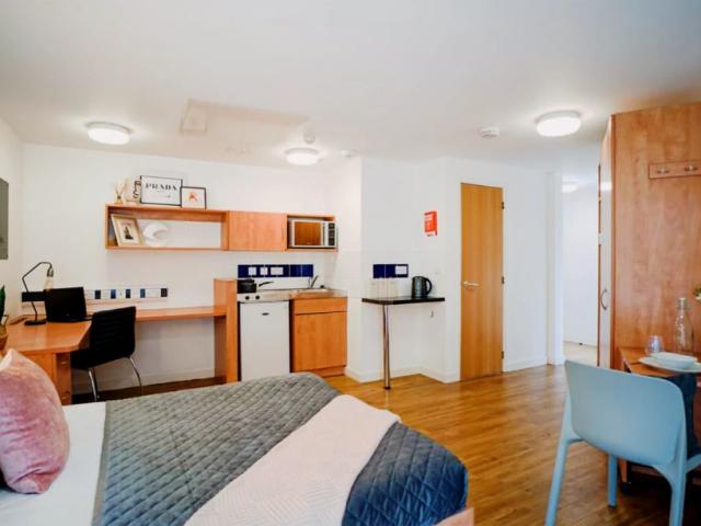 Studio for rent in Watergate, Devon