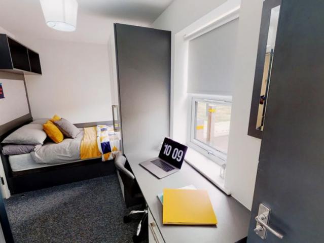 Studio for rent in Ball Hill, West Midlands