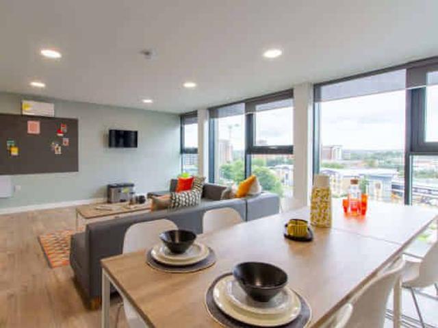 Studio for rent in Hyde Park, West Yorkshire