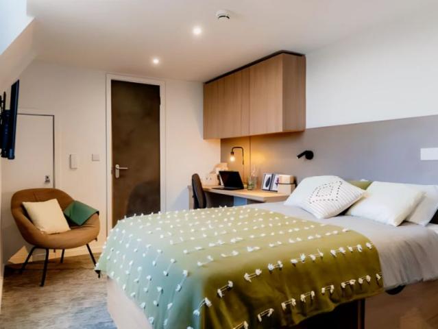 Studio for rent in Sciennes, Scotland