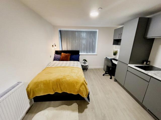 Studio for rent in Old Trafford, Trafford Park