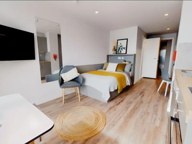 Studio for rent in Leylands, West Yorkshire