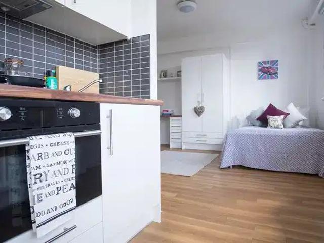 Studio for rent in North Kensington, Isle Of Man
