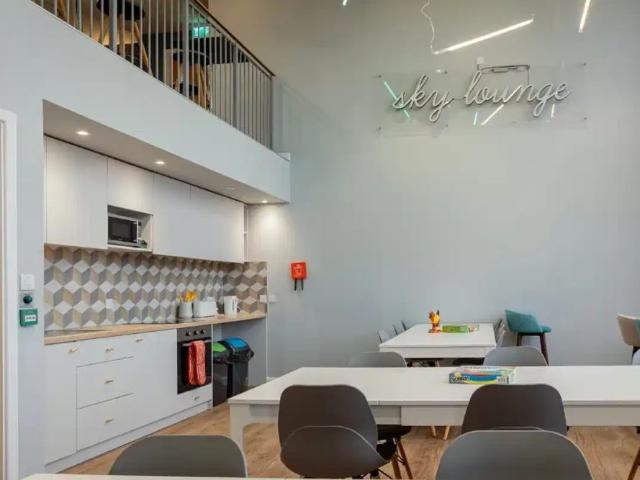 Studio for rent in Lansdowne, Springbourne