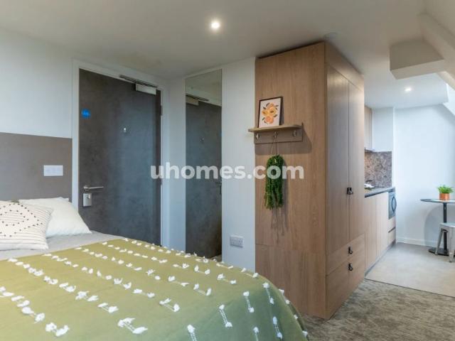 Studio for rent in Sciennes, Scotland