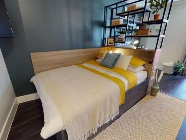 Room for rent in Round Hill, Brighton
