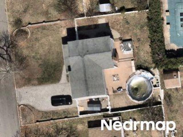 House for sale in Smithtown