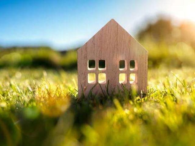 Erdgeschosswohnung kaufen in Riesa, Meißen