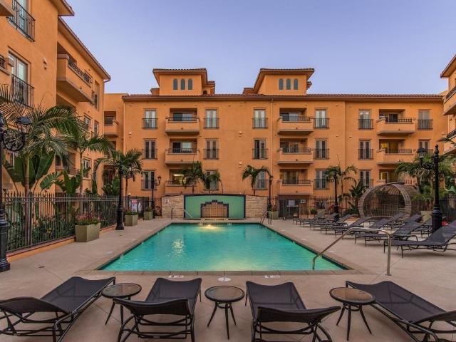 Apartment for rent in Canoga Park, California