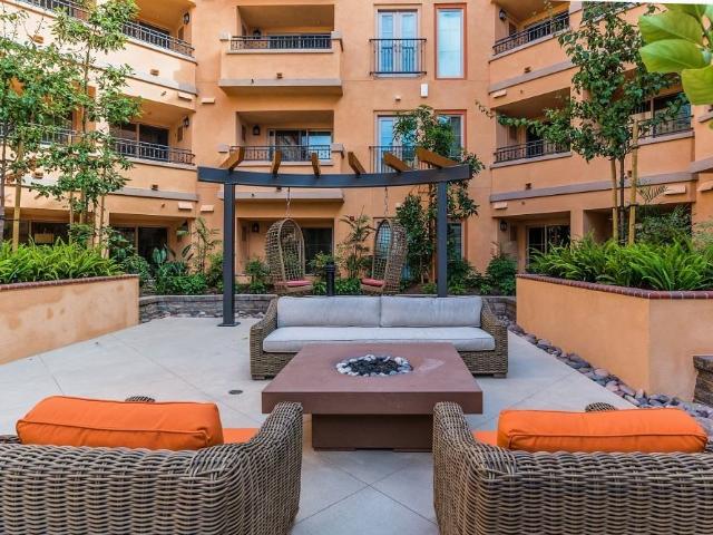 Apartment for rent in Canoga Park, California