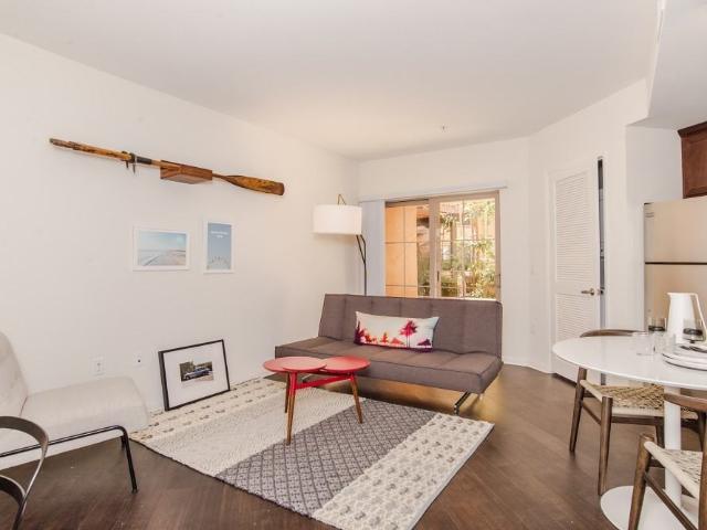 Apartment for rent in Canoga Park, California