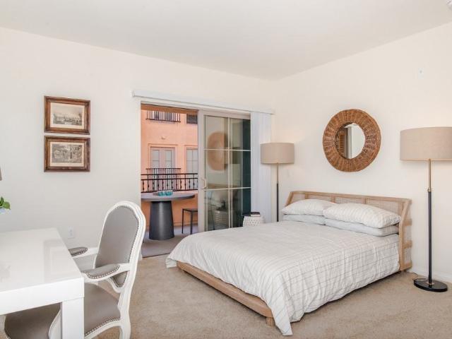 Apartment for rent in Canoga Park, California