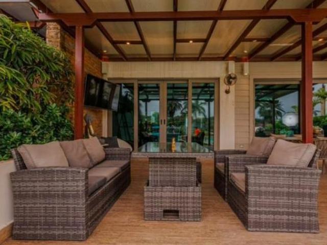 Playa Escondida Casa de lujo turn key a solo $850K