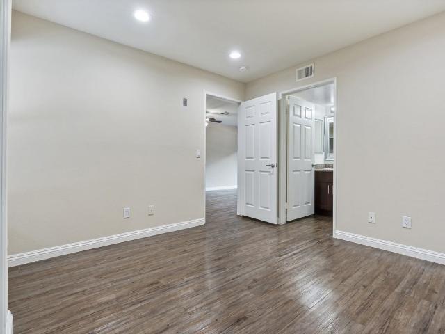 Apartment for rent in Canoga Park, California