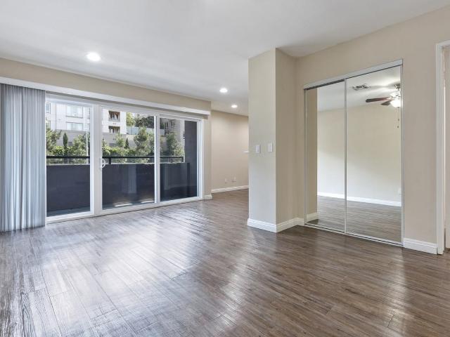 Apartment for rent in Canoga Park, California