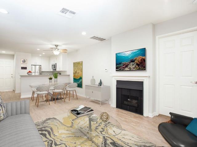 Apartment for rent in Canoga Park, California