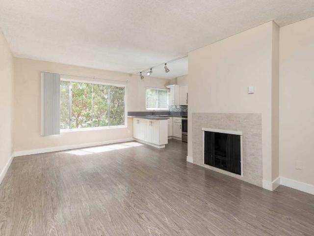 Apartment for rent in Canoga Park, California