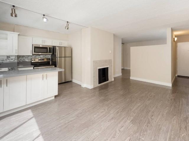 Apartment for rent in Canoga Park, California