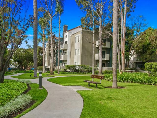 Apartment for rent in Canoga Park, California