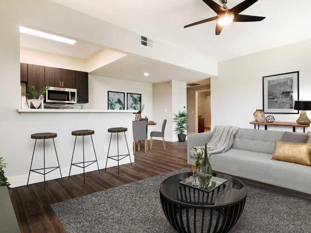 Apartment for rent in Canoga Park, California