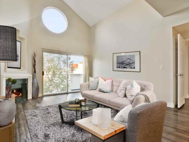 Apartment for rent in Canoga Park, California