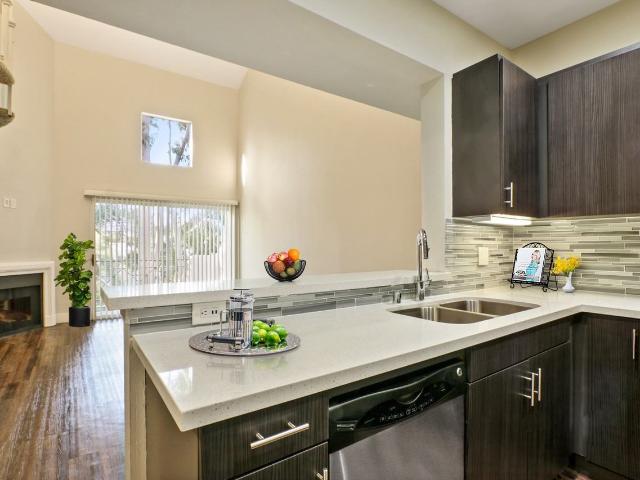 Apartment for rent in Canoga Park, California