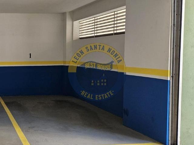 Garaje en venta en La Lastra, León