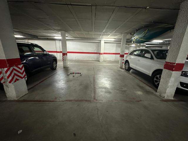 Garaje en alquiler en Distrito Norte Sierra, Córdoba