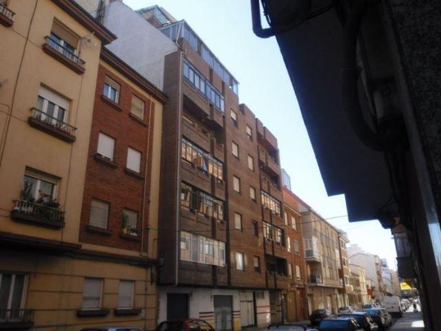 Garaje en venta en León, Santa Ana