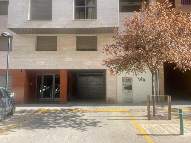 Garaje en venta en Almansa, Castilla-La Mancha