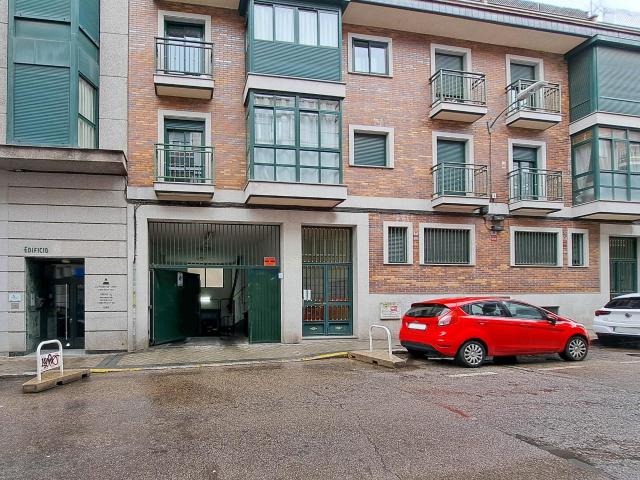 Garaje en venta en Ciudad Lineal, Madrid