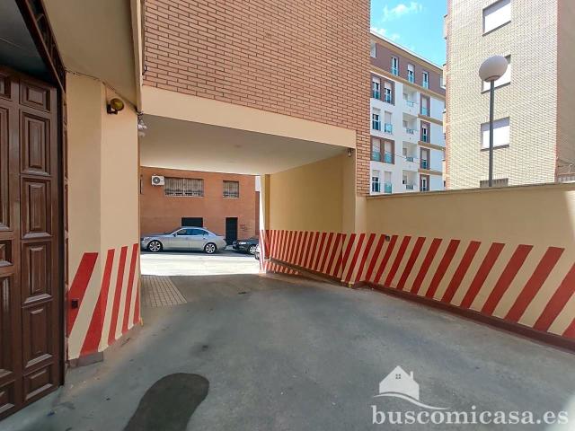 Garaje en alquiler en Linares