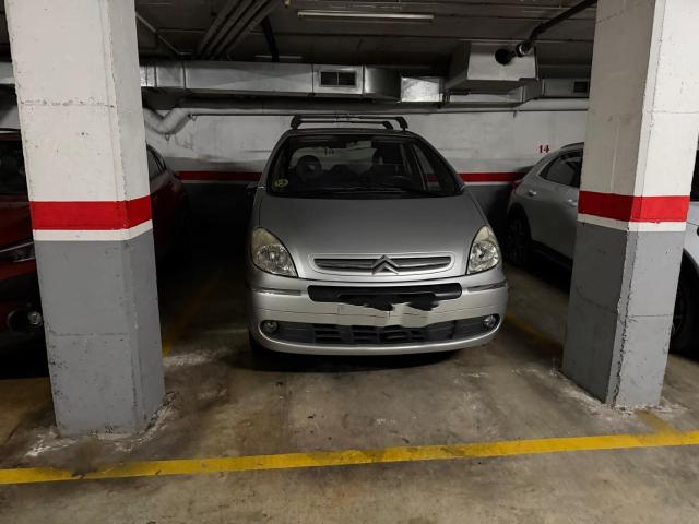 Garaje en venta en Raval, Santa Coloma de Gramenet