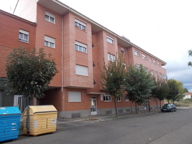 Garaje en venta en León, Armunia