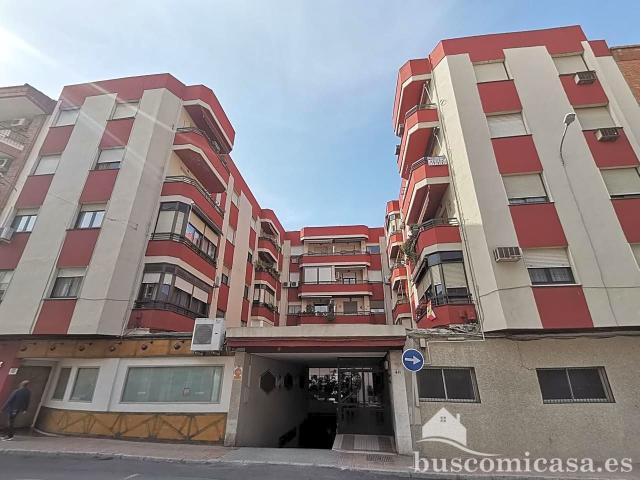 Garaje en venta en Linares, Andalucía