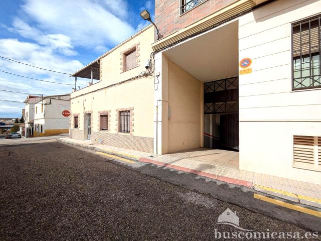 Garaje en venta en Linares, Andalucía