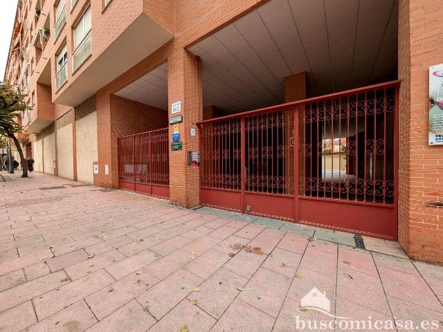 Garaje en venta en Linares, Andalucía