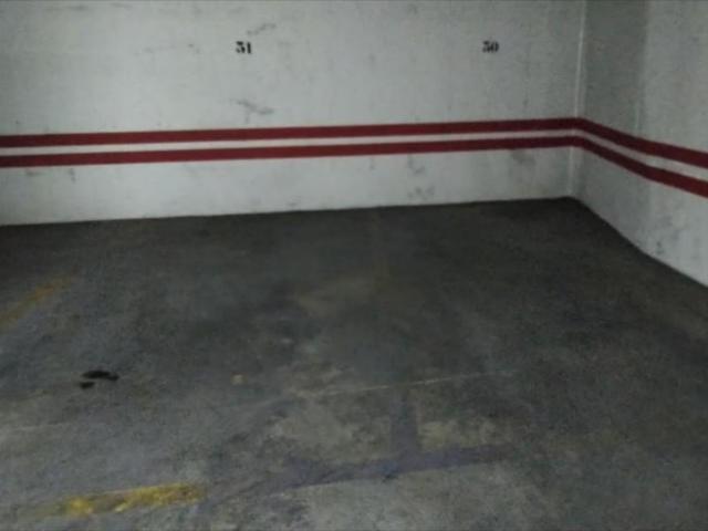 Garaje en venta en Lucena, Andalucía