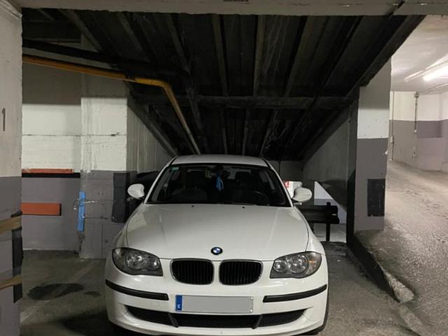 Garaje en venta en Avilés, Versalles