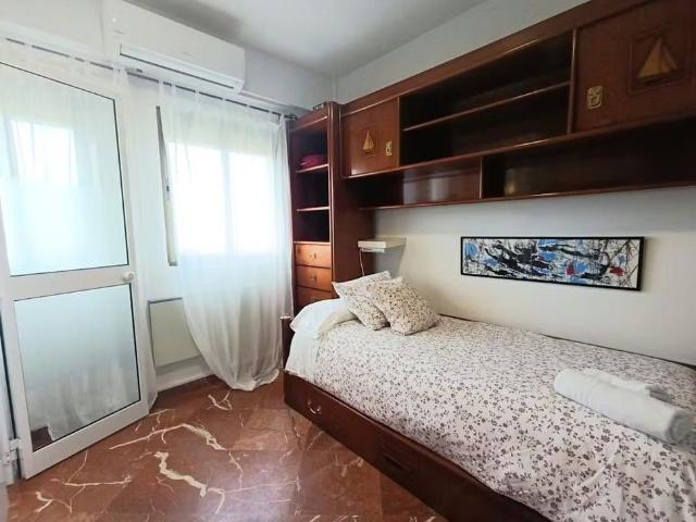 Apartamento en alquiler en Doctor Barraquer-Grupo Renfe-Policlínico, Sevilla