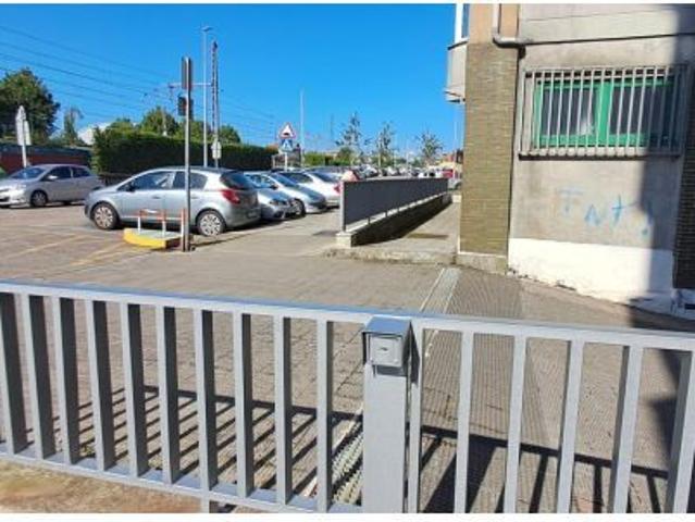 Local Comercial en venta en Bezana, Santa Cruz De Bezana